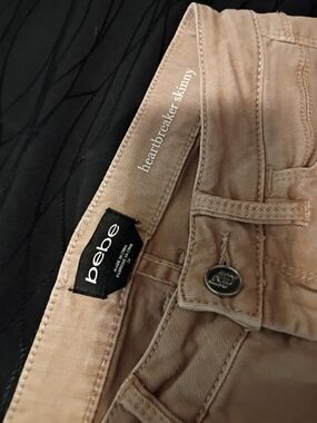 bebe Heartbreaker Skinny Jeans - Taupe